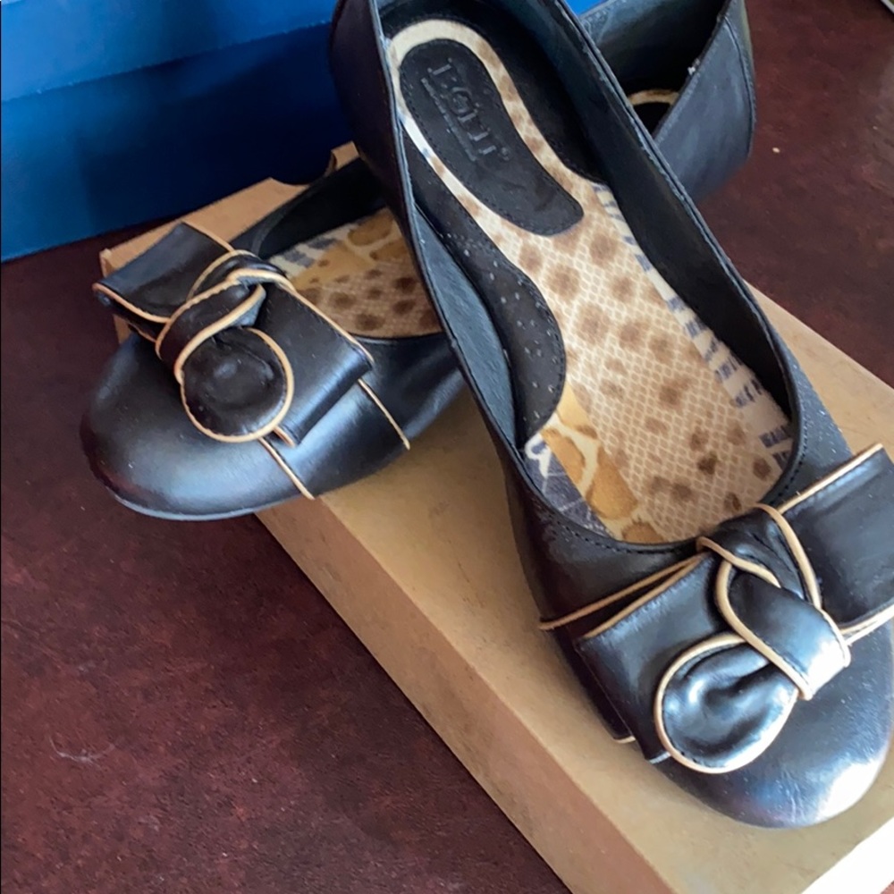 Born Oriel Black shoes Size 11/ 43 M Excellent!